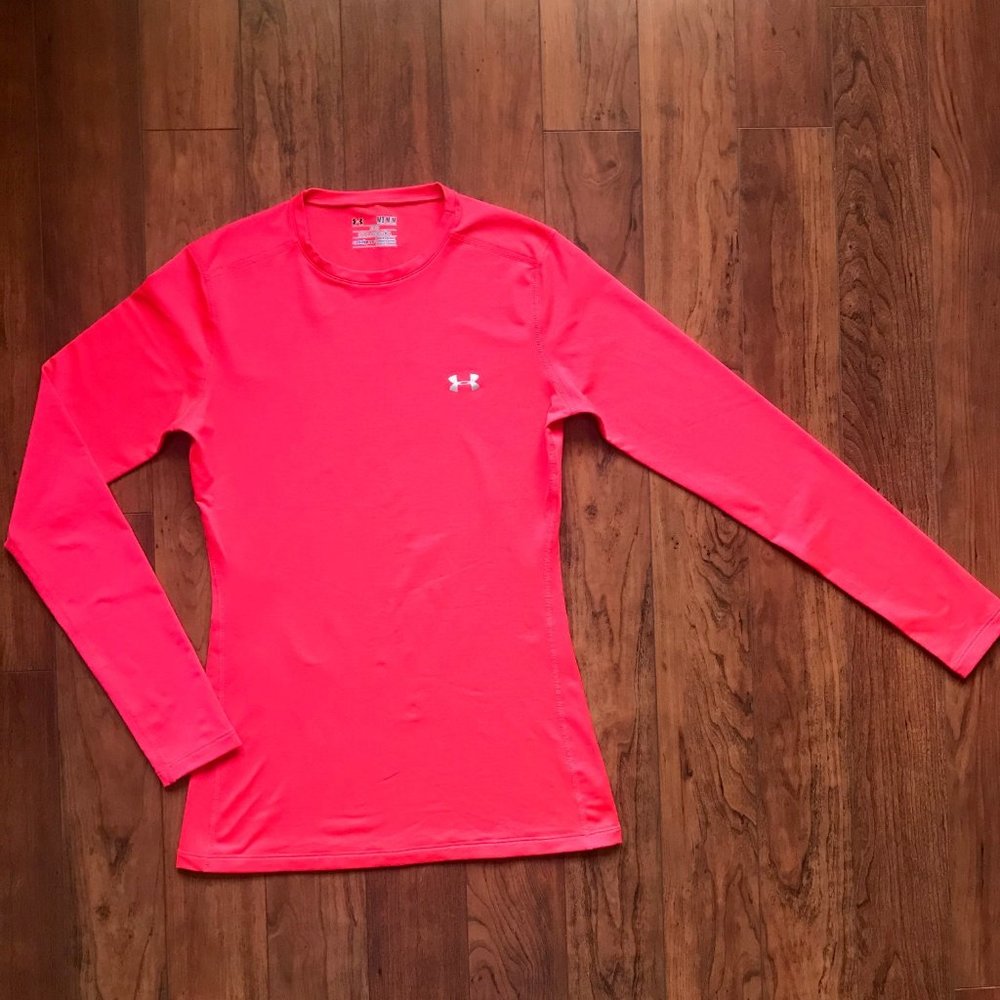 Women Under Armour Cold Gear Long Sleeve Fitted Shirt Size Medium Color Pink